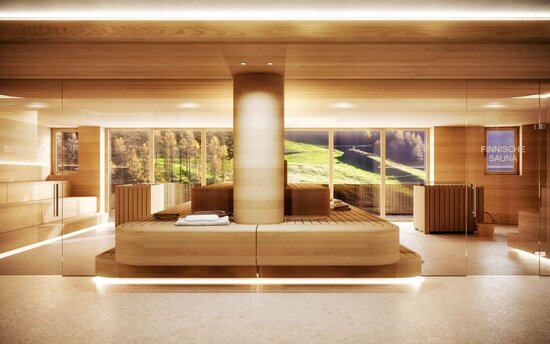 Ein modernes Saunainneres mit Holzverkleidung, großen Fenstern und Blick auf die Alpenlandschaft im Hintergrund.